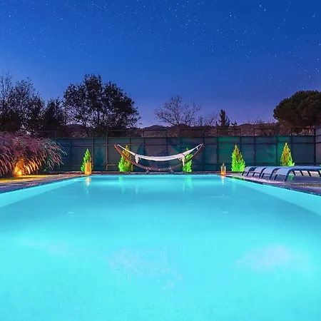 Willa Sleeps 4 With Pool Air Con And Wifi *