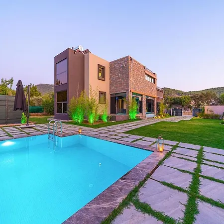 Sleeps 4 With Pool Air Con And Wifi Willa