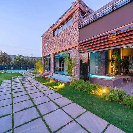 Sleeps 4 With Pool Air Con And Wifi Βίλα *